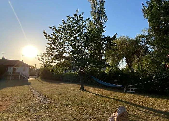 Дом отдыха Maison Avec Grand Jardin Brassac-les-Mines